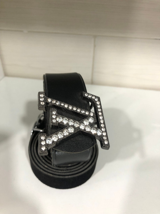 کمربند چرم زنانه برندLV